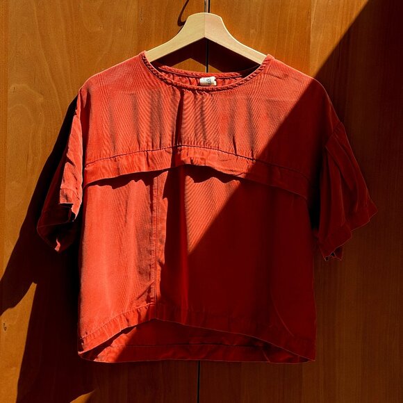 EVE GRAVEL Rust Red Top - Picture 2 of 3